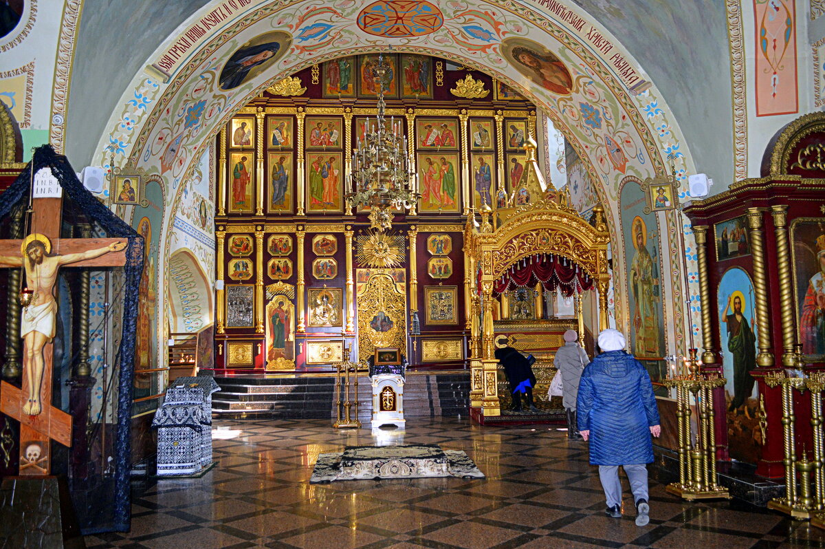 В храме Знаменского монастыря - Татьяна Лютаева