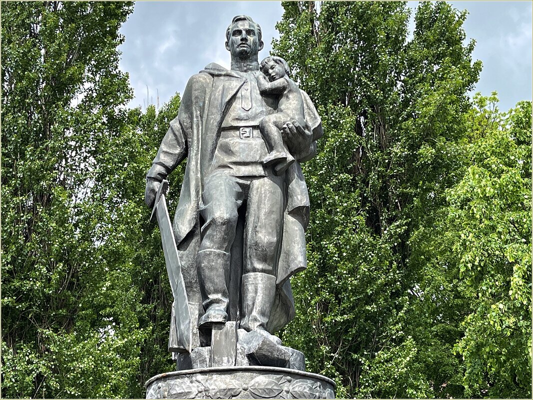 Памятник воину освободителю в Советске. - Валерия Комова