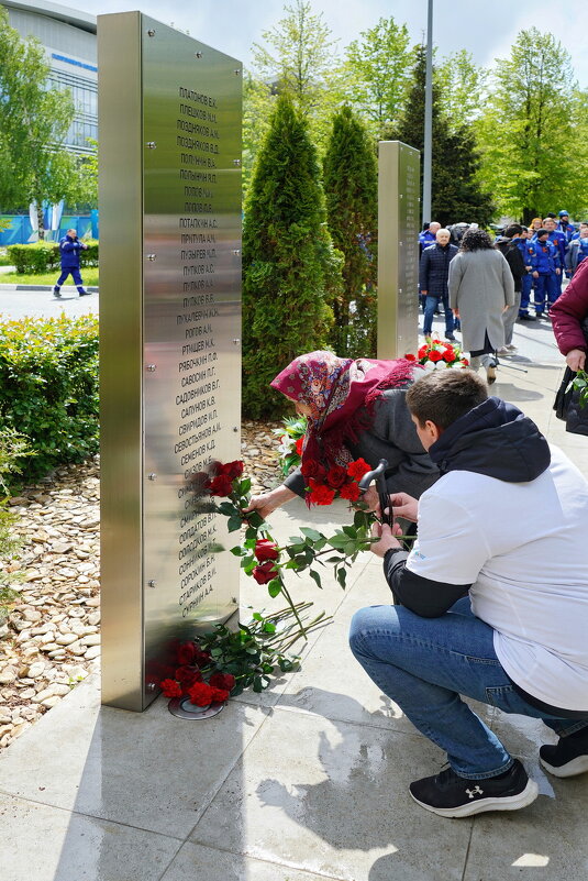 В день Победы на Московском НПЗ - Юрий Шувалов