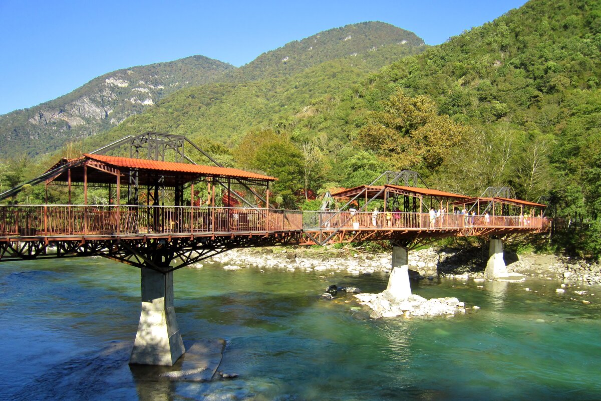 Стеклянный мост через реку Бзыбь - новая достопримечательность в Абхазии - Елена (ЛенаРа)