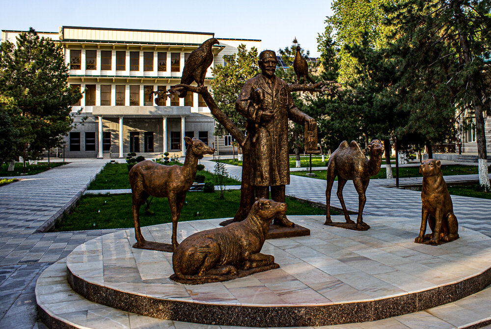 Памятник ветеринарному врачу в Самарканде) - Светлана SvetNika17