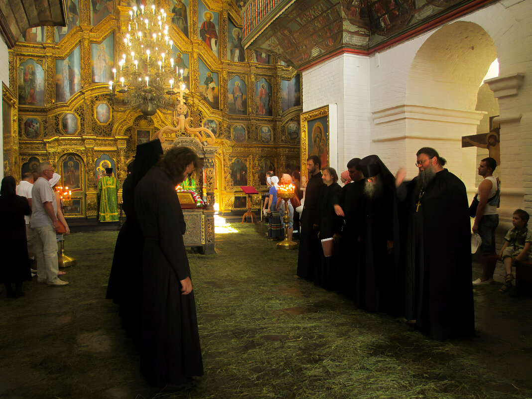 Вечерняя служба перед Троицей - Евгения 