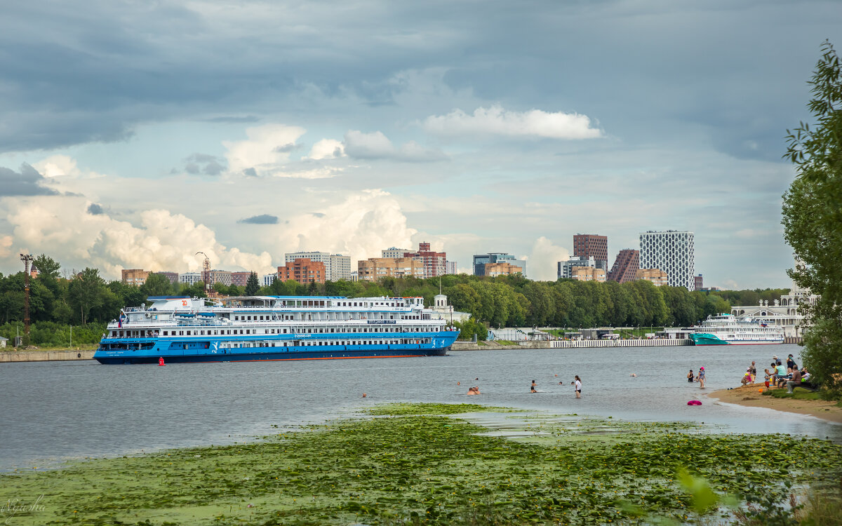 На реке - Nyusha .