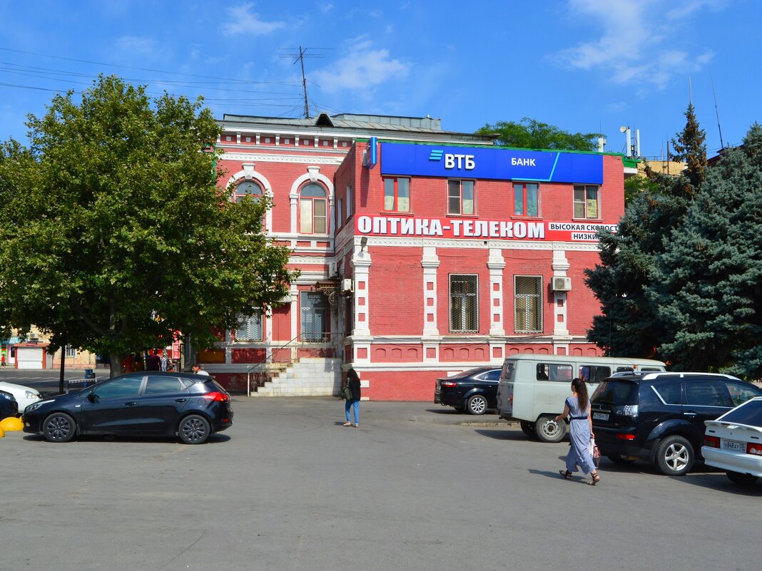 Махачкала. Дом по ул. В. Эмирова 10/18. - Пётр Чернега