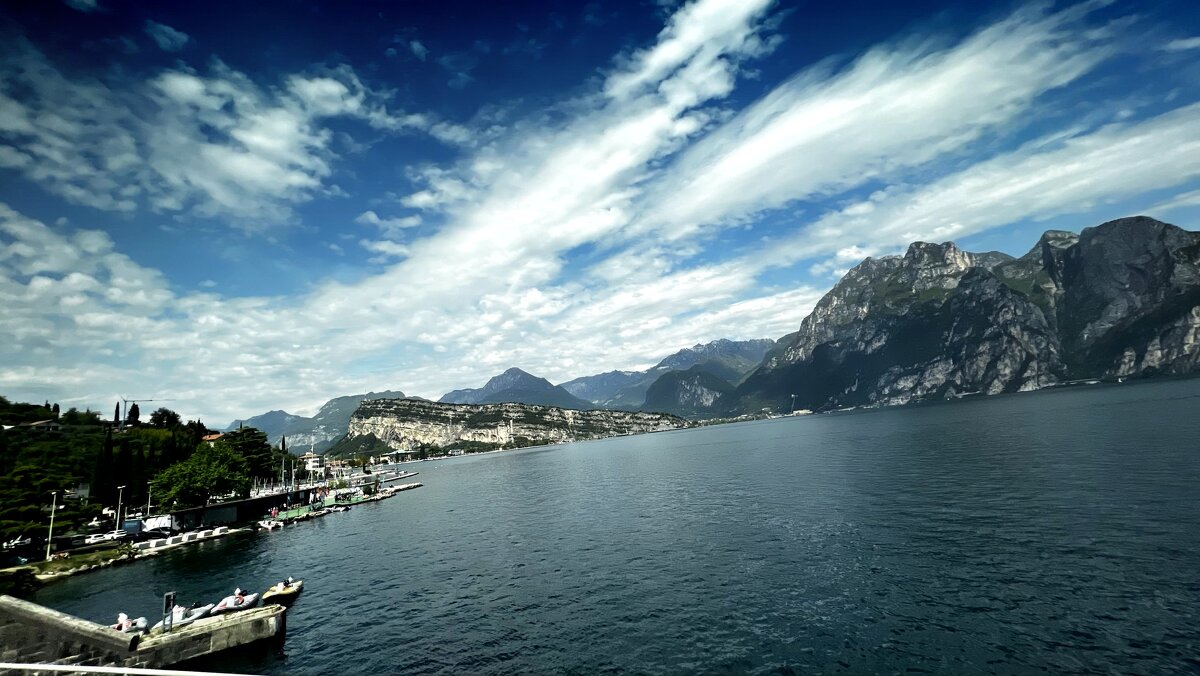 САМЫЕ КРАСИВЫЕ места мира-Италия Озеро Гарда-Лимоне (Gardasee-Limone) на катере /Гарда Экспресс/... - "The Natural World" Александер