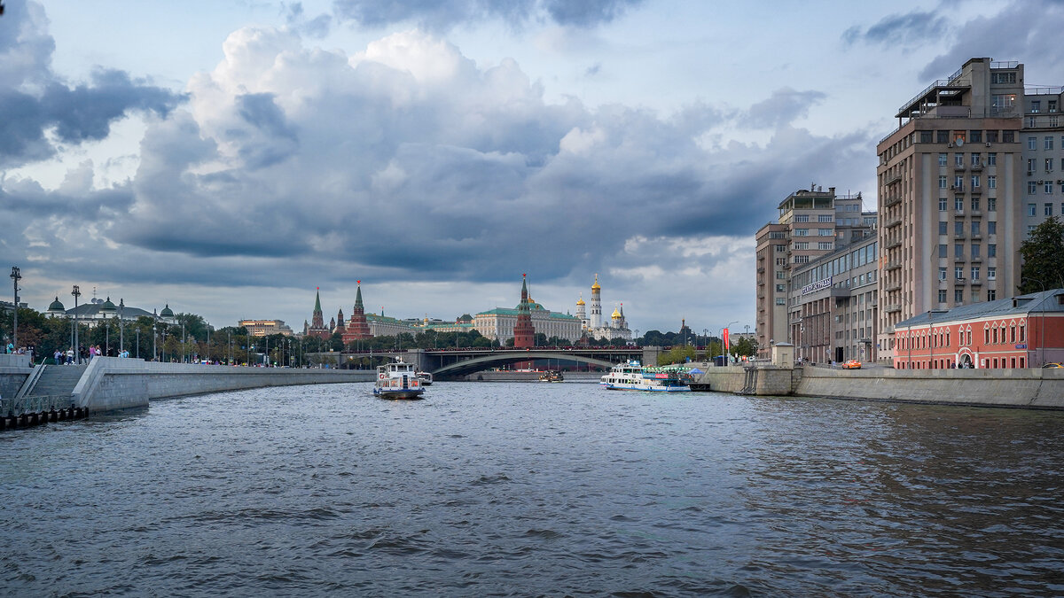 С прогулки по Москве-реке - Андрюс Кир