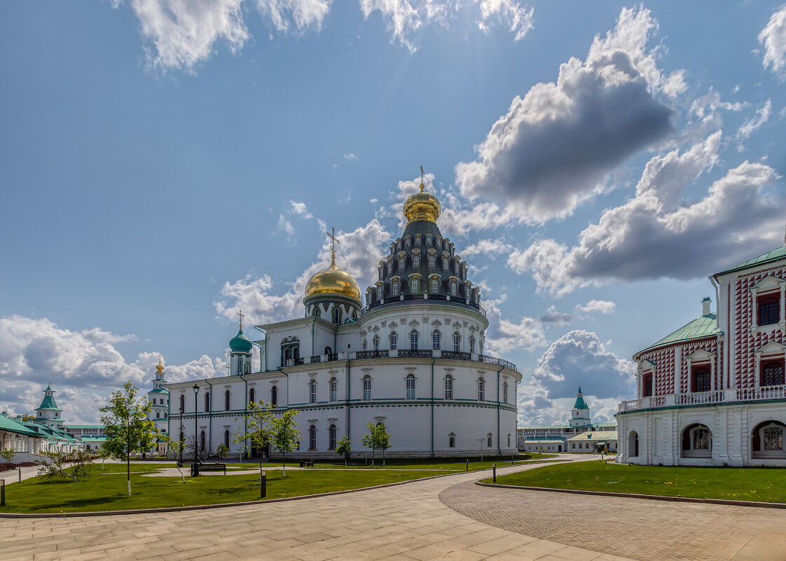 Воскресенский собор - Юрий Лев