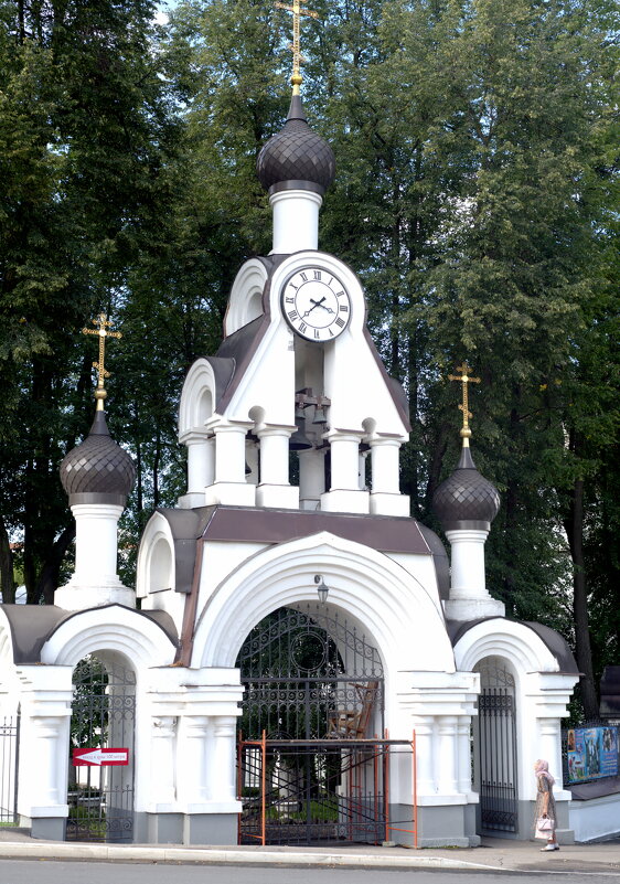 Вход на территорию храма - Сергей Владимирович Егоров