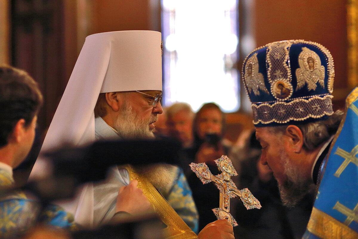 Целуй крест - Юрий Гайворонскiий