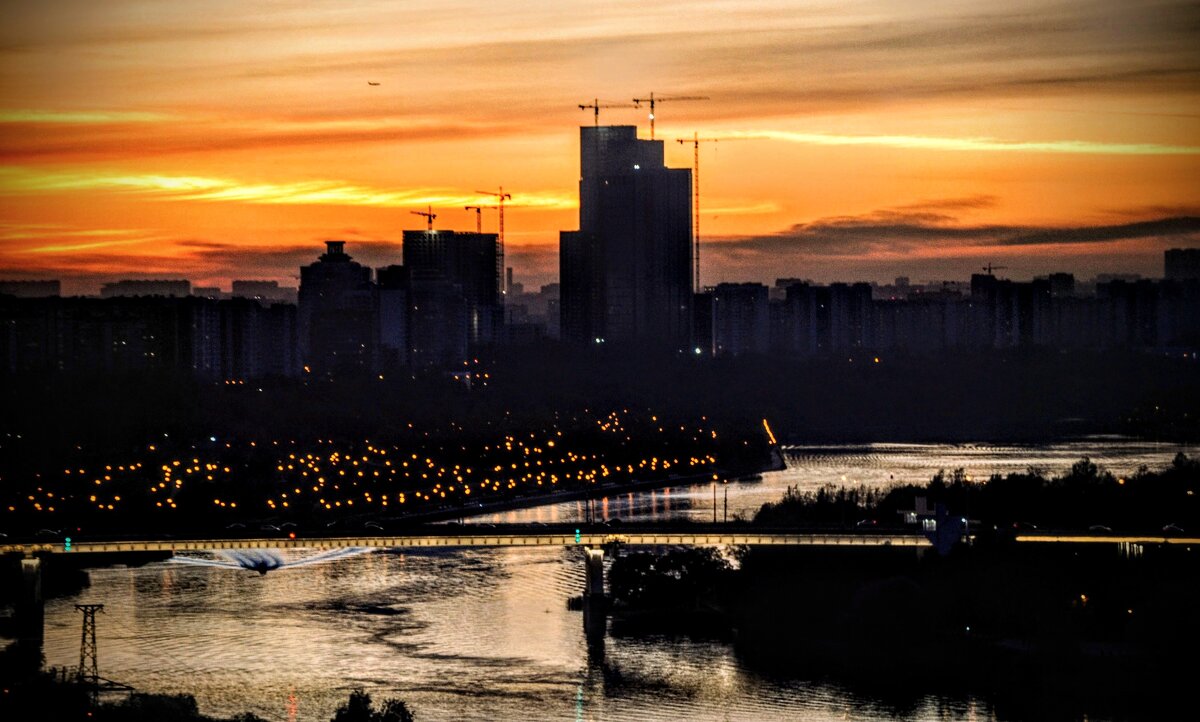 Закат над городом,,, - Анатолий Колосов