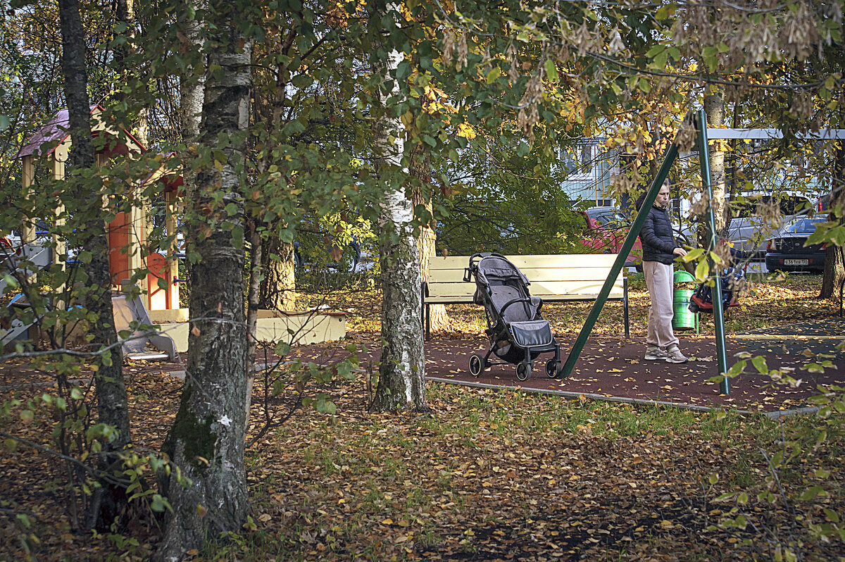 Осень в городском сквере - Владимир Кроливец