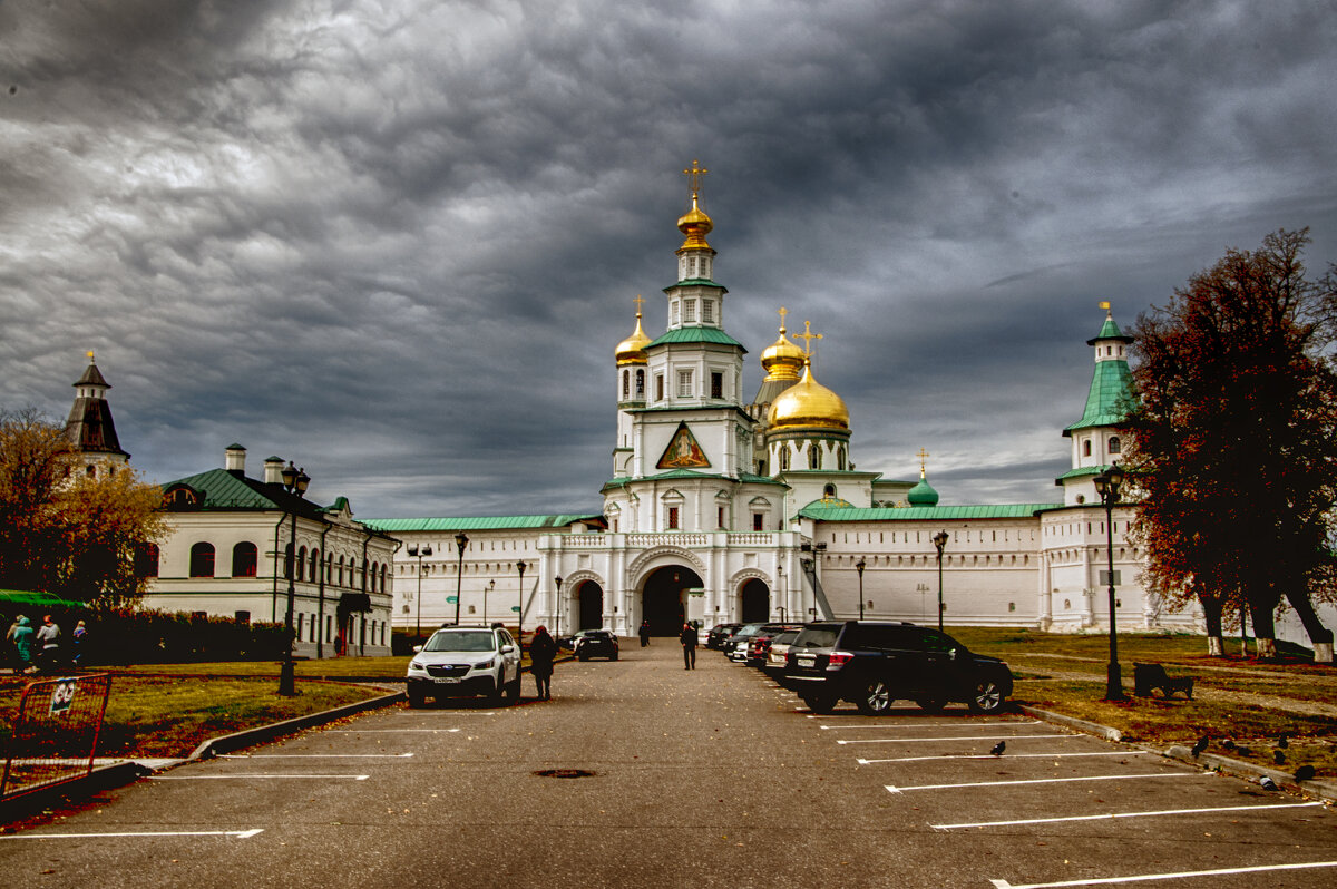 Воскресенский Ново-Иерусалимский монастырь Основан в 1656 году святейшим патриархом Никоном - Юрий Яньков