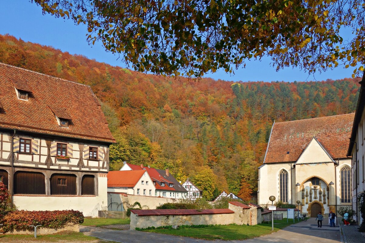 Блаубойрен (нем. Blaubeuren) — город в Германии, в земле Баден-Вюртемберг. - Галина 