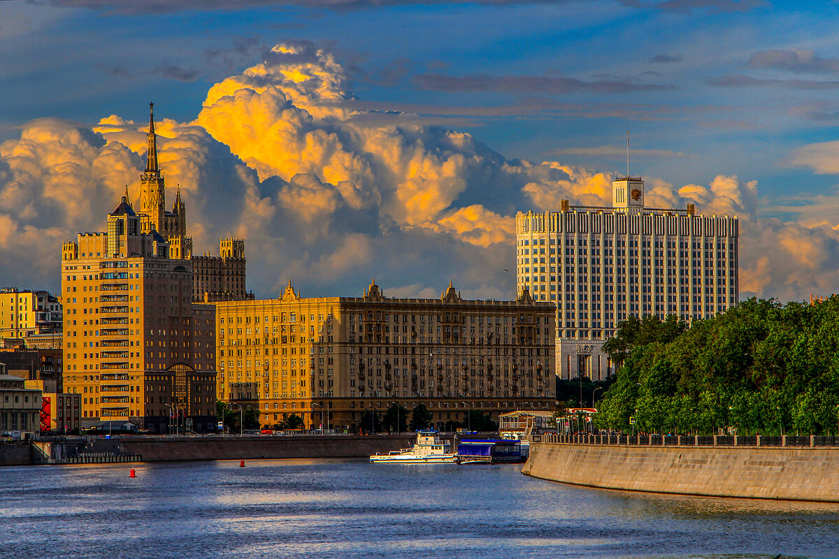 По Москве реке. - Сергей Воротников