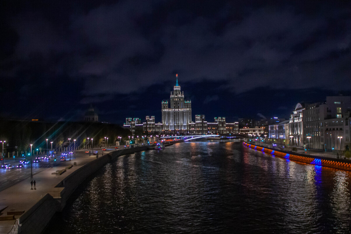 Москва вечерняя. Вид с парящего моста. - Руслан Веселов