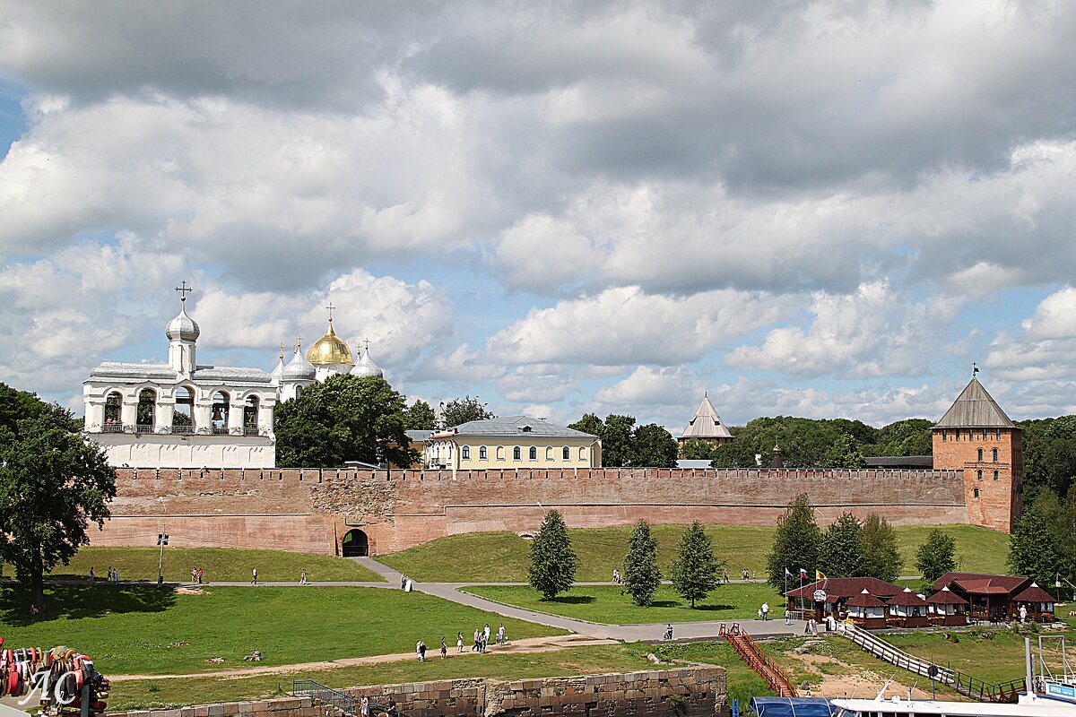 Новгородский детинец (также Новгородский кремль) - Любовь Сахарова