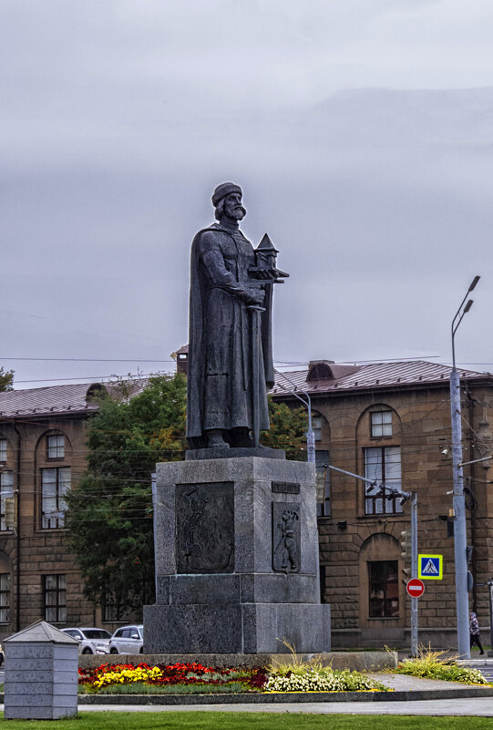 Памятник Ярославу Мудрому - Сергей Цветков