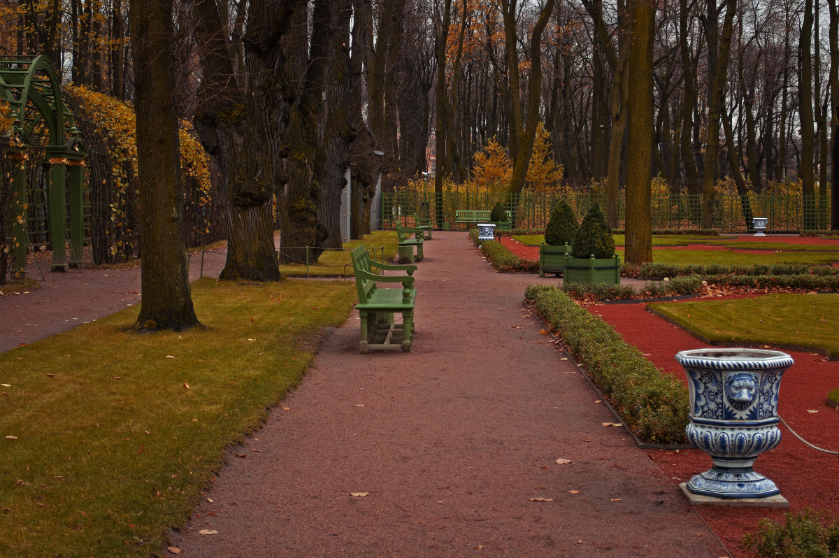 Позддняя осень в Летнем саду - Сергей Григорьев