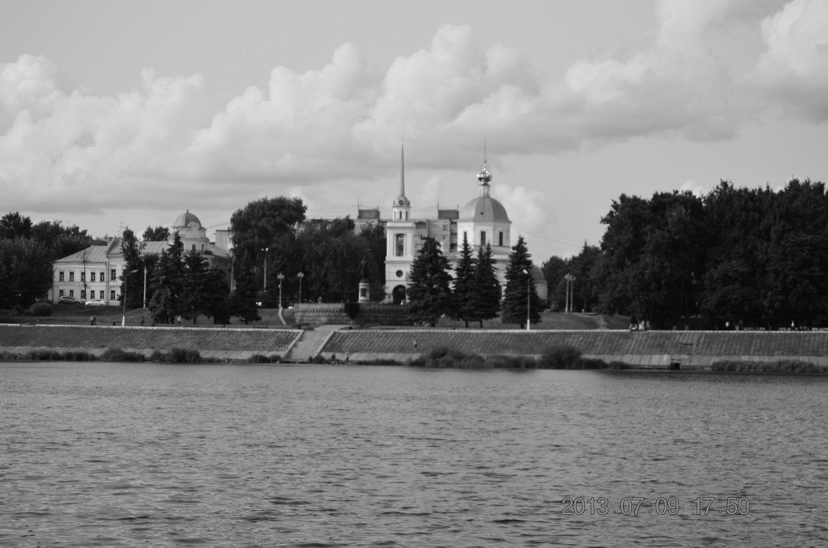 набержная Волги в черно-белом - Алексей 