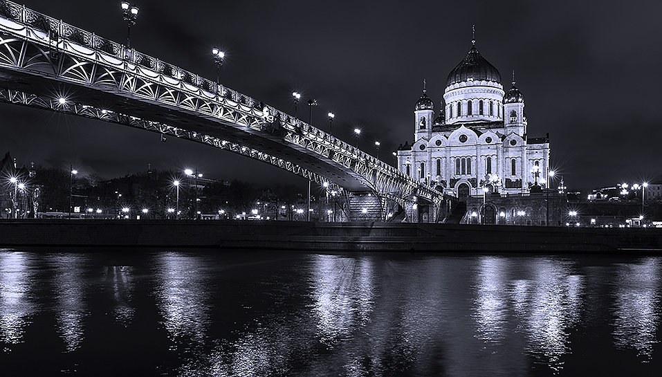 Temple Bridge and Cathedral of Christ the Savior in Moscow - Александр Матюхин
