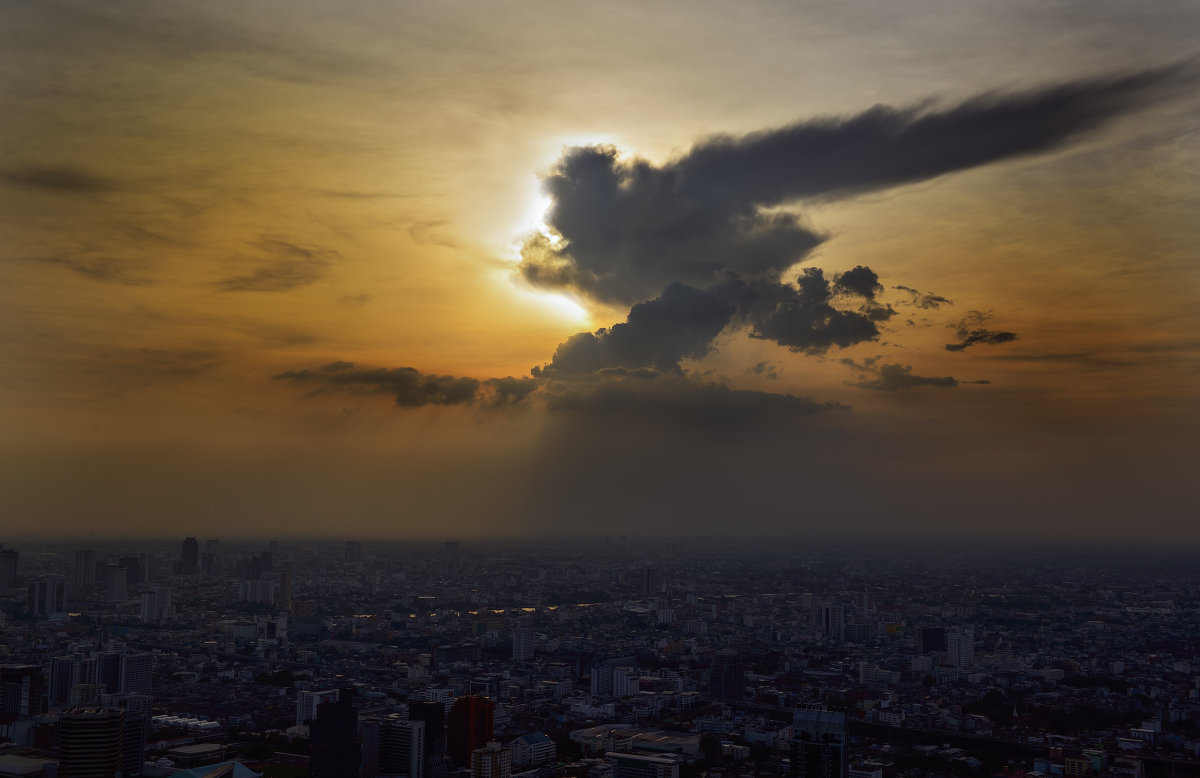 &quot;Облако-МОНСТР&quot;.Бангкок.Baiyoke sky.328 метров.(27.11.13...17:59) - Юрий Морозов