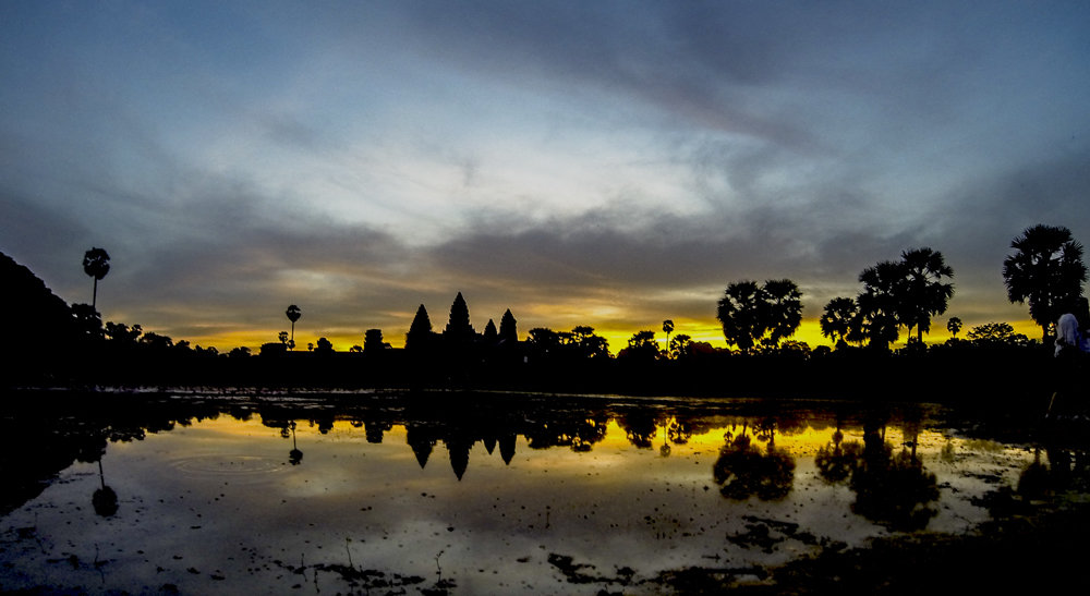 рассвет над Ангкор Ватом. Камбоджа - Константин Василец