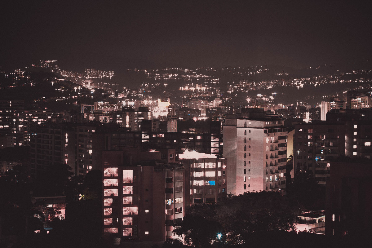 вечер в Каракасе - Дмитрий Иванов