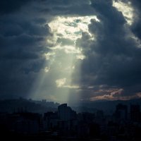 Луч света над Каракасом :: Дмитрий Иванов