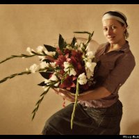 Девушка с цветами :: Alexey Gaidukov