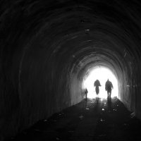 Свет в конце тоннеля :: Геннадий Валеев