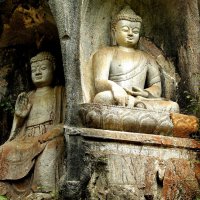 Китай. Древнейшие стаути Будды вырубленые в скале.... :: Людмила Рац