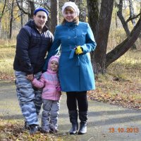 семья на прогулке :: Aleksey Litkin