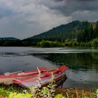 У озера перед грозой. 2-ой вар-т. :: Наталья Юрова