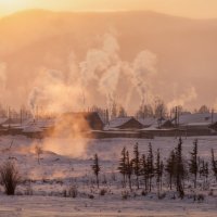 ...В нашем доме топят печки, в небо дым идет столбом... :: Валентина Кобзева