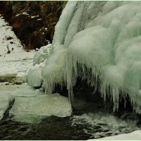 Водопад зимой(фрагмент) :: Владимир Михайлович Дадочкин