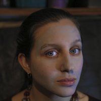 Портрет девушки с маской (кремом) на лице :: Сергей Глотов