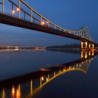 Киев ночью. Пешеходный мост на Труханов остров. :: Руслан Безхлебняк