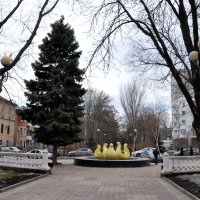Скорей бы уж весна, фонтаны замерли в ожидании......... :: Алексей Кучерюк