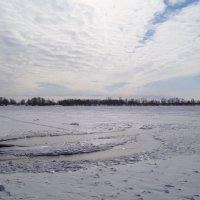 река, покрытая льдом :: Karlygash Khassenova