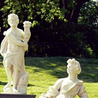 some statues :: Елизавета Сноу