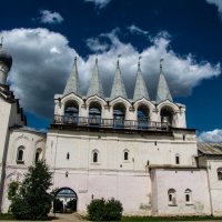 Колокольня тихвинского монастыря :: Павел Кузнецов