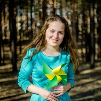 Девочка с вертушкой :: Катя Бакшенева