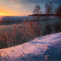 Про морозное утро у тёплой реки :: Сергей Шабуневич