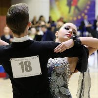 Танцующие :: Юрий Таратынов