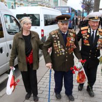 9 мая СПБ наши дорогие ветераны на дворцовой набержной :: Евгений 