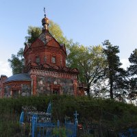 Старая церковь :: Лариса Кайченкова