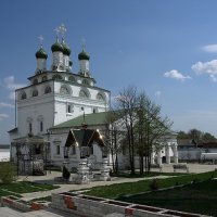 Весна в Богоявленском Монастыре... :: Игорь Суханов