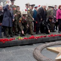 К Вечному Огню! :: Владимир Шошин