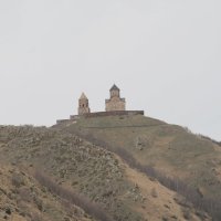 Грузия.Троицкая церковь в деревне Гергети, расположена на высоте 2 170 м у подножья Казбека. :: Елена Кислых