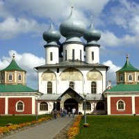 Тихвинский мужской монастырь :: Валентина Харламова